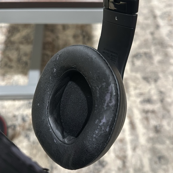 Beats Studio Wireless - Black - Picture 5 of 6